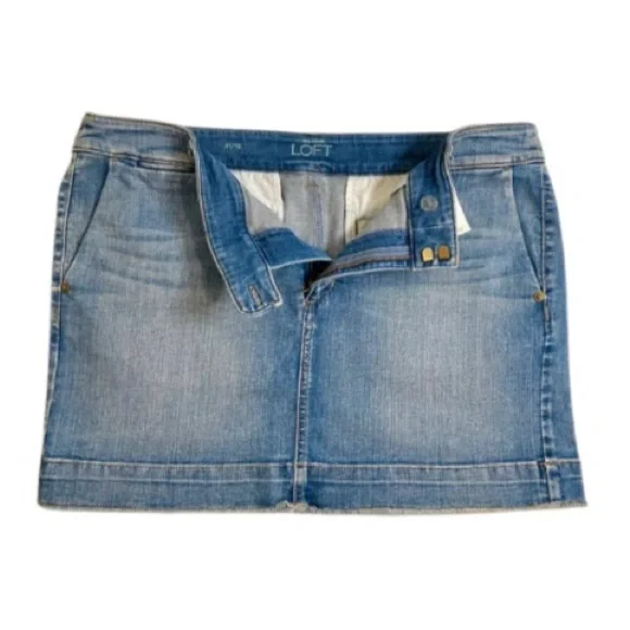 Ann Taylor Loft Light Wash Denim Jean Mini Skirt With Four Pockets - Size 31/12 - Picture 3 of 9